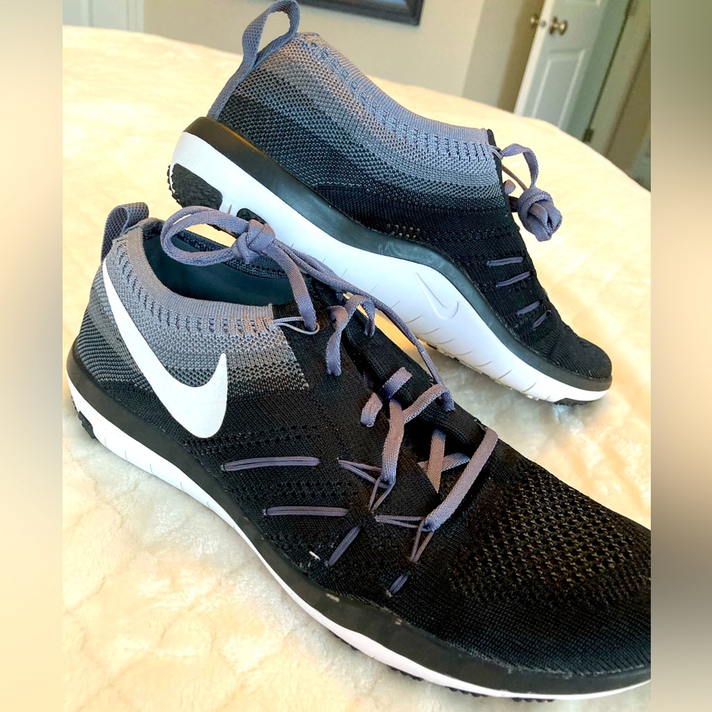 Nike Free TR Focus Flyknit Women's Black Athletic Running Shoes size 8.5.